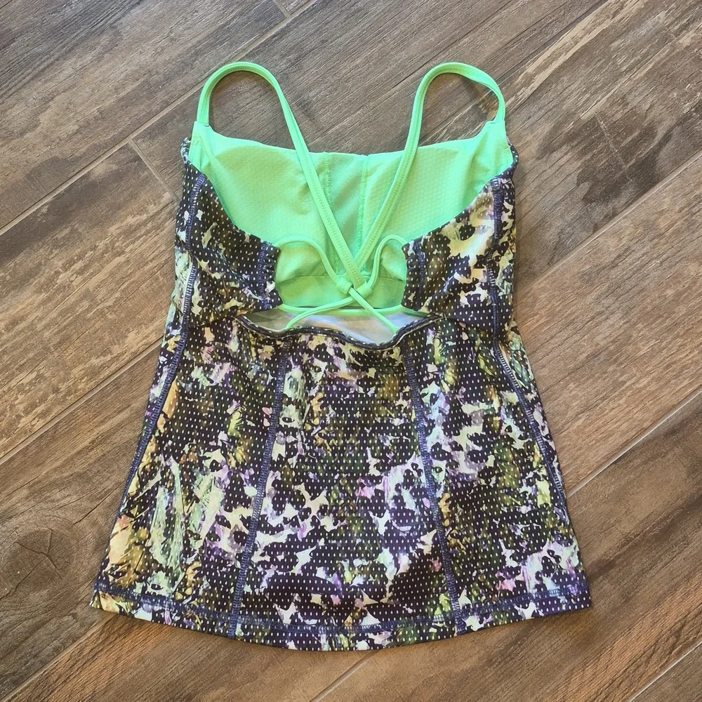 Lululemon Dancing Warrior Floral White Multi/Pistachio Strappy Sports Bra Tank